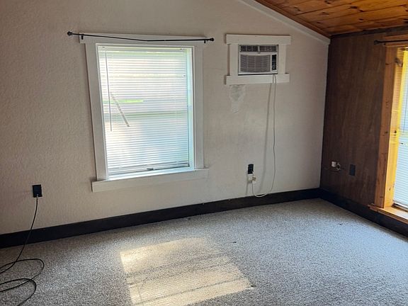 4th image of 510 Darby Ln