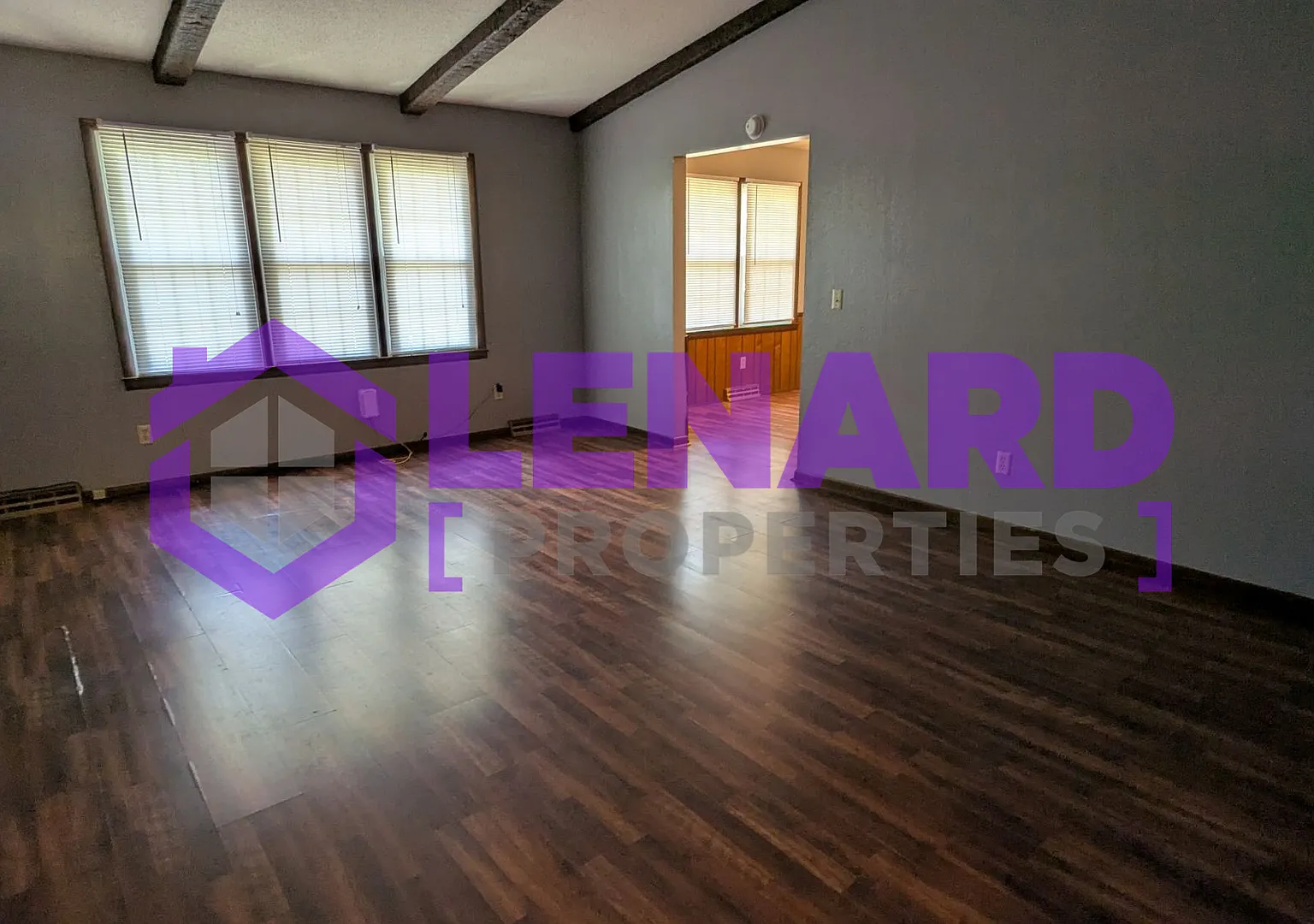4 Bedroom Home! — Photo 2