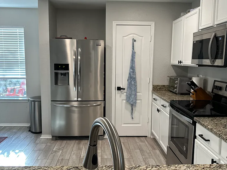 162 Hampton Cv — Photo 9