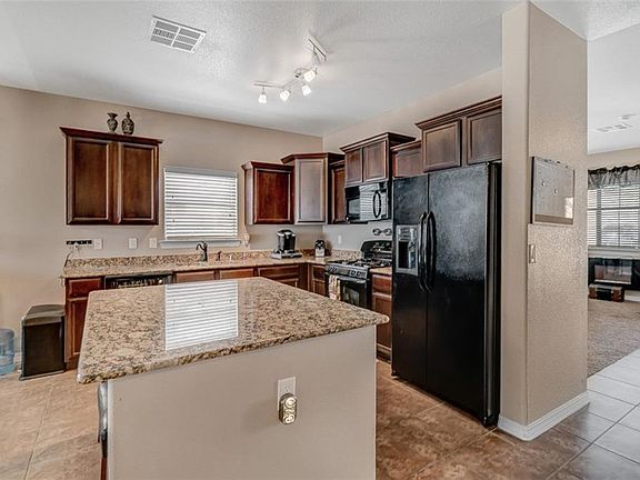 4th image of 5556 Mike Vane Dr E