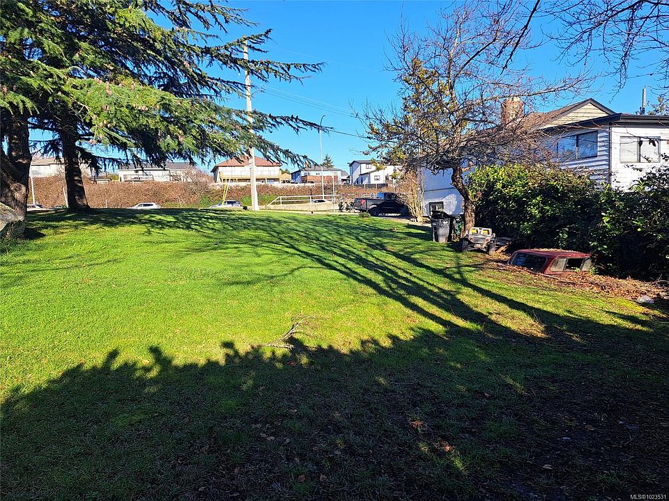 1st image of 275 Battleford Ave
