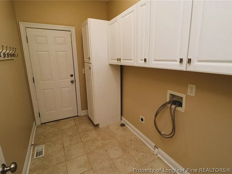 36 W Trafalgar Ct — Photo 16