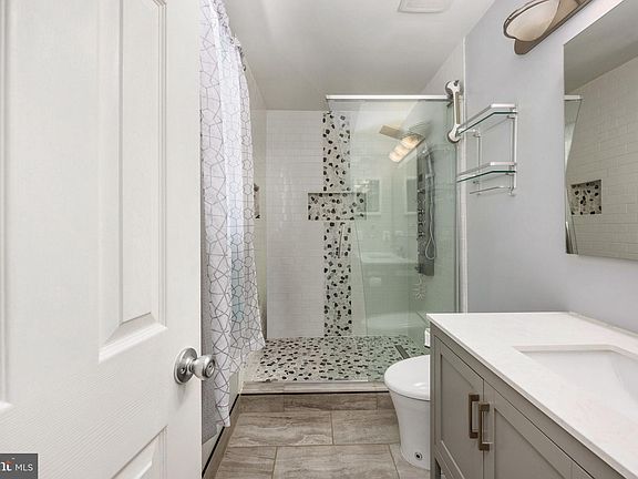 5th image of 11114 Ascot Cir
