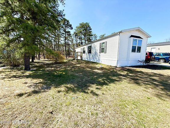 2nd image of 65 Woodchuck Parkway