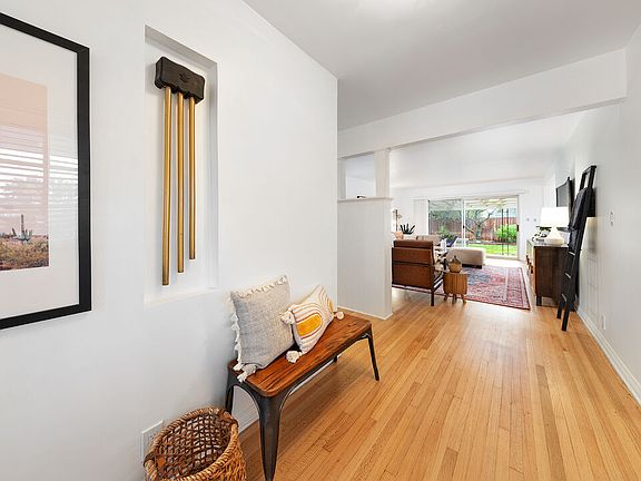 5th image of 10746 Cranks Rd