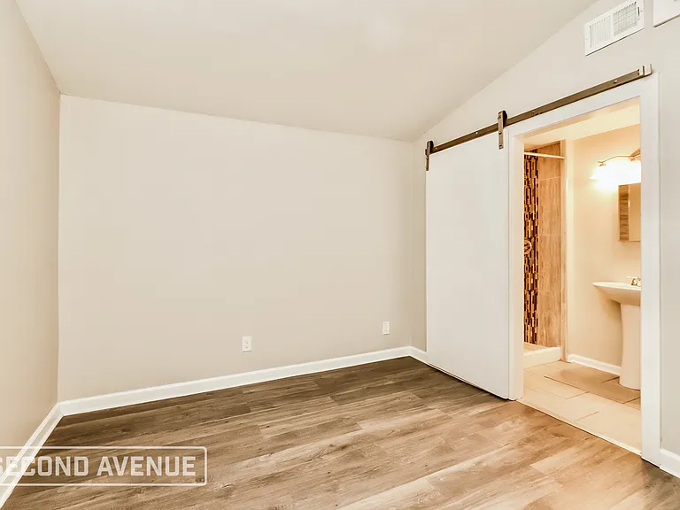 912 S 16th St — Photo 12
