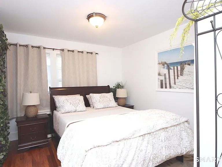 1093 Shippan Ave — Photo 17