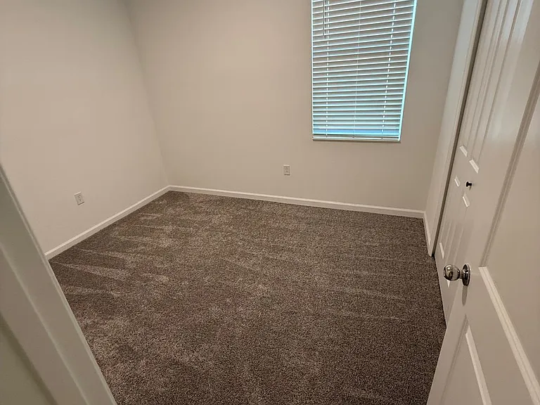1250 Belle Isle Ln — Photo 16