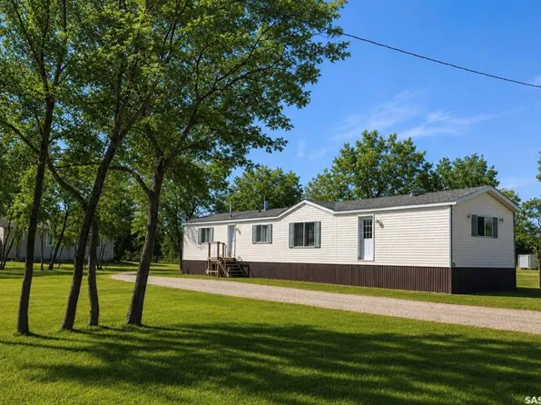 20 H AVENUE, Willow Bunch, SK S0H 4K0