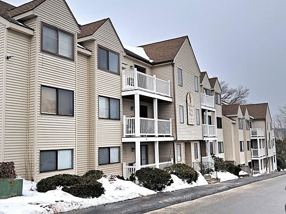 2nd image of 11 Hulbert Rd APT 13