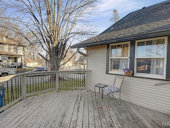 2nd image of 3322 Jackson St