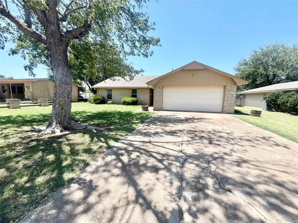 2013 N Flamingo Ln, Altus, OK 73521