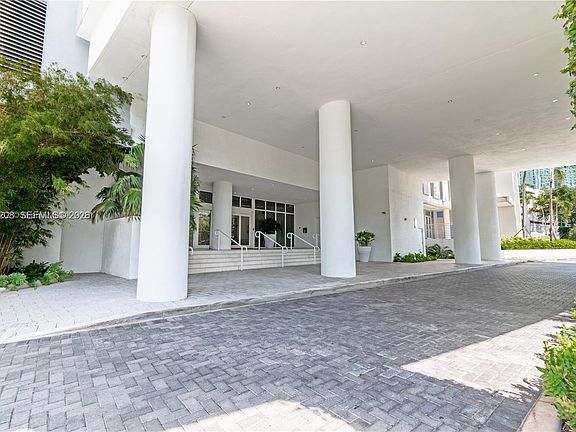 3rd image of 4250 NE Biscayne Blvd #1115