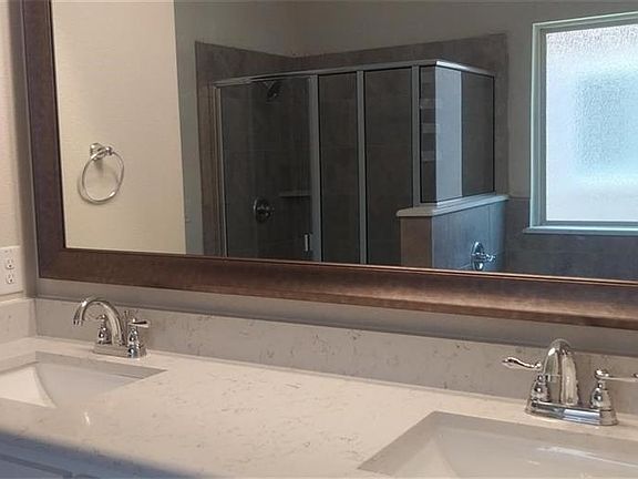 3rd image of 4413 Juniper Ln