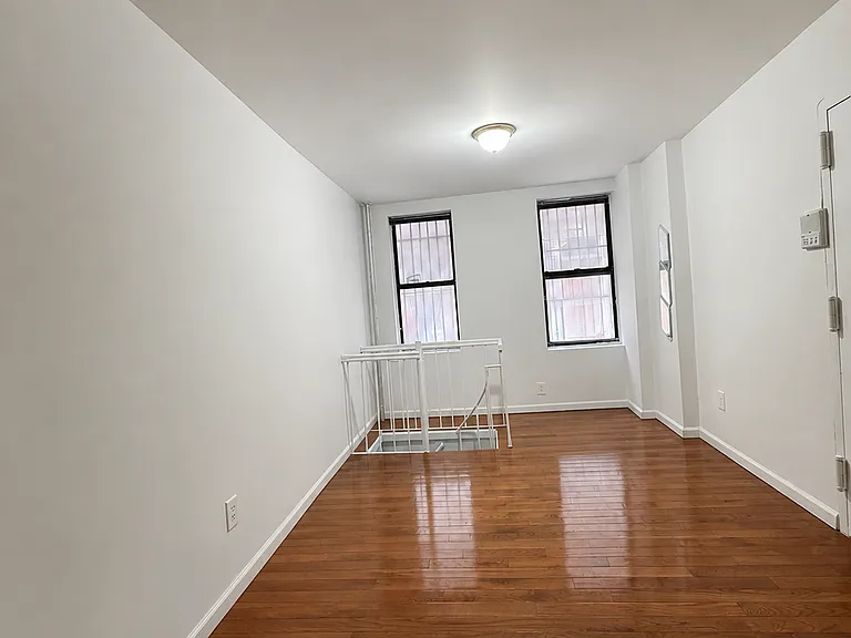160 Orchard St #2R — Photo 3