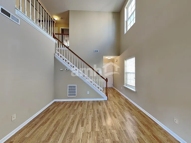7533 Argent Valley Dr — Photo 6