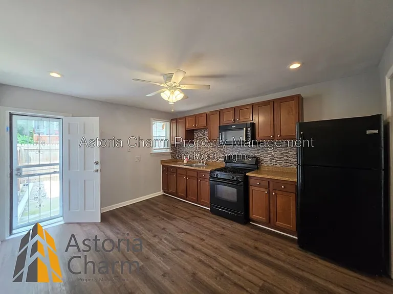 1726 Darley Ave — Photo 10