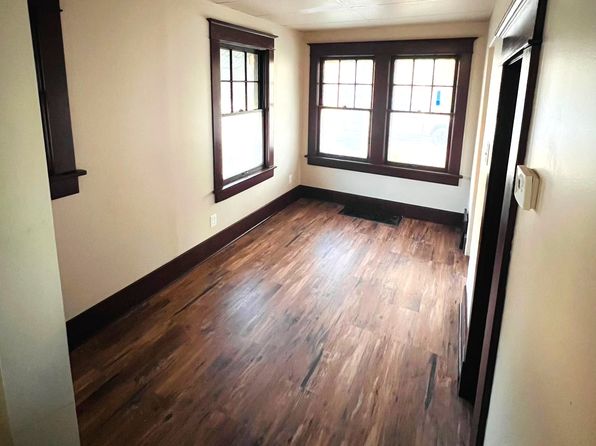 604 Oak St, Leavenworth, KS 66048