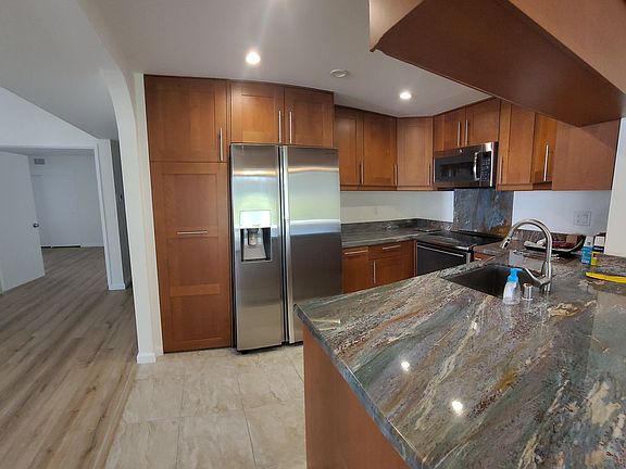 5th image of 10360 Ridgewater Ln