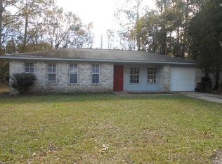 1621 Riverside Dr, Gautier, MS 39553