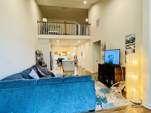 5th image of 18032 Seaview Ln