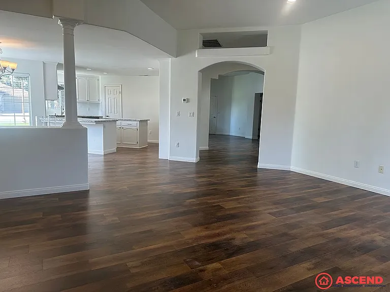 10407 Loughton Ave — Photo 7