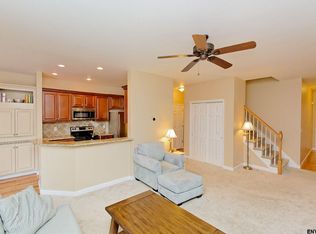 32 Amalia Ln, Rensselaer, NY 12144