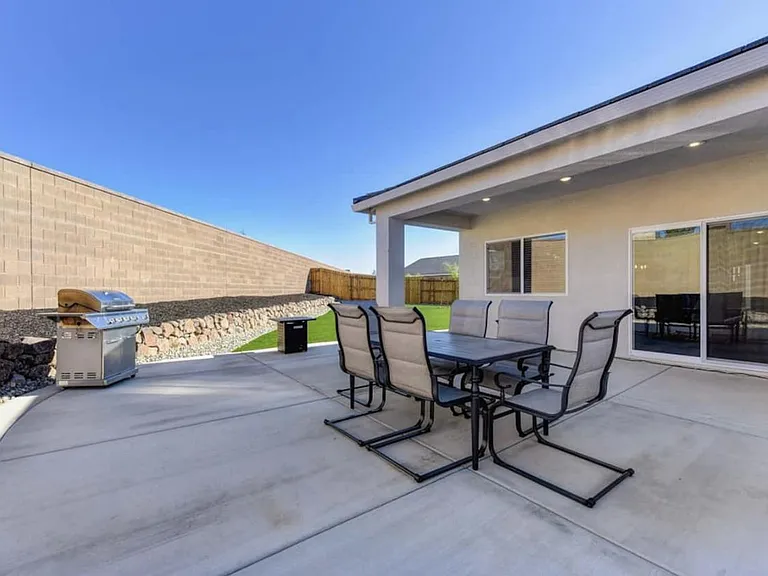 241 Helios Ct — Photo 10