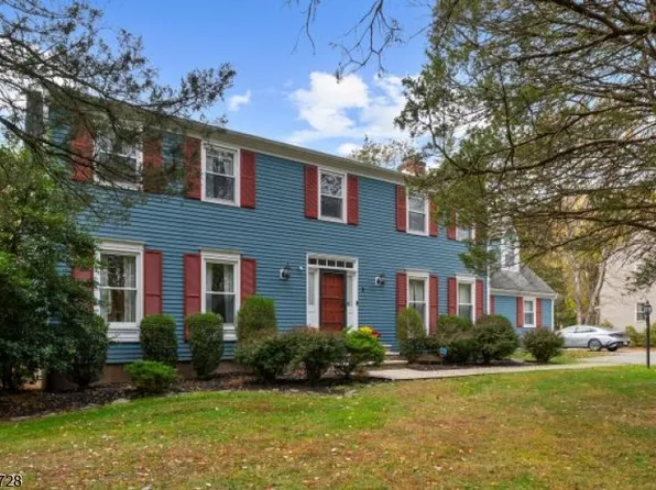 5 Westminster Dr, Clinton Twp., NJ 08801