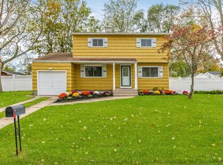 18 Liberty Ave, Selden, NY 11784