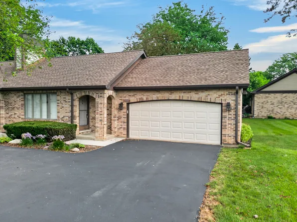 1858 Golf View Dr, Bartlett, IL 60103