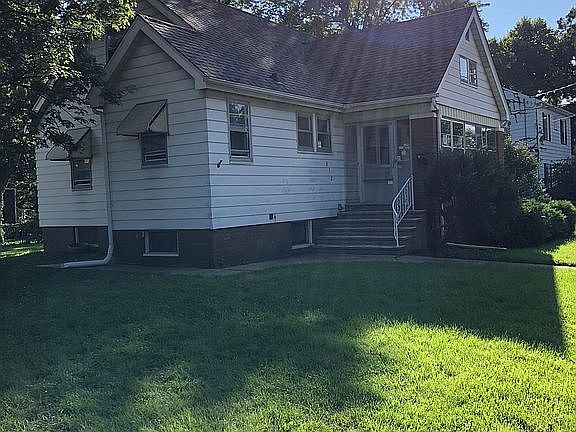 4th image of 312 W Arcadia Ave