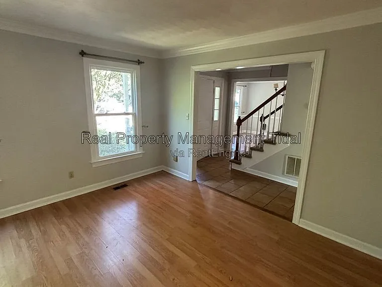 8956 Belgrave Ave — Photo 13