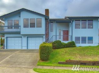 1902 Overview Dr NE, Tacoma, WA 98422