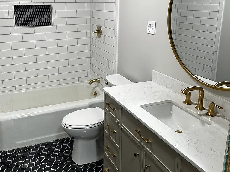710 Clinton St — Photo 5