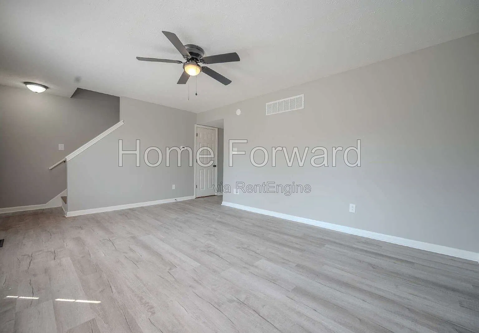 2 bed, 1.5 bath, 1080 sqft, $1,100 — Photo 3