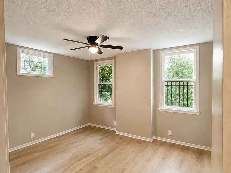 143 S Monroe Ave — Photo 18