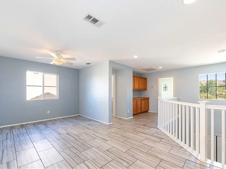 15561 Hammett Ct — Photo 10