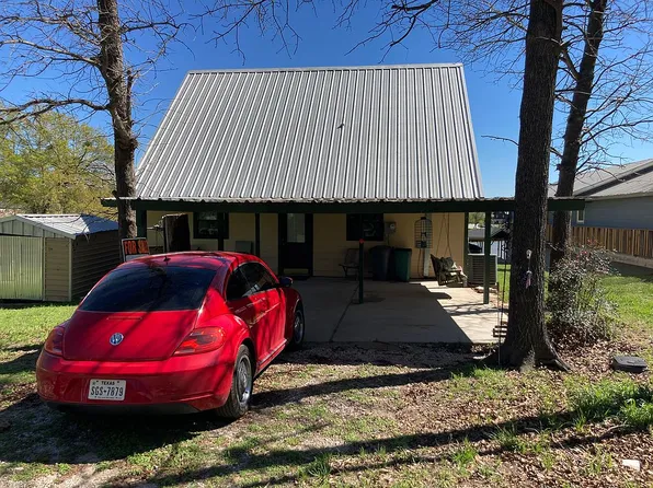 76 Magnolia Dr, Huntsville, TX 77340