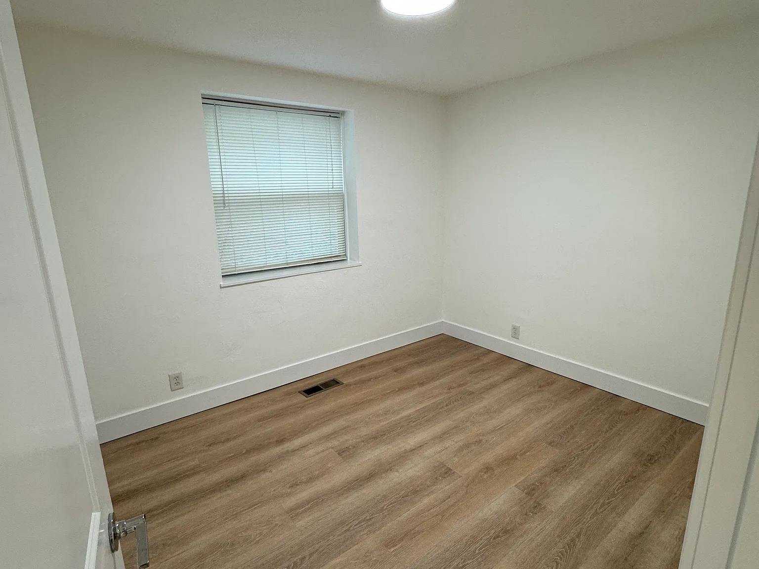2 bed, $1,095 — Photo 3