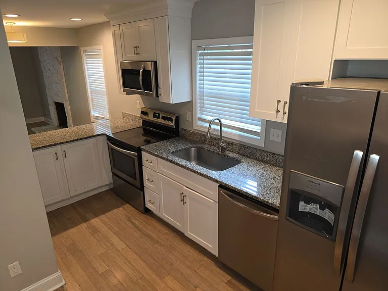 1902 Village Lake Dr — Photo 4