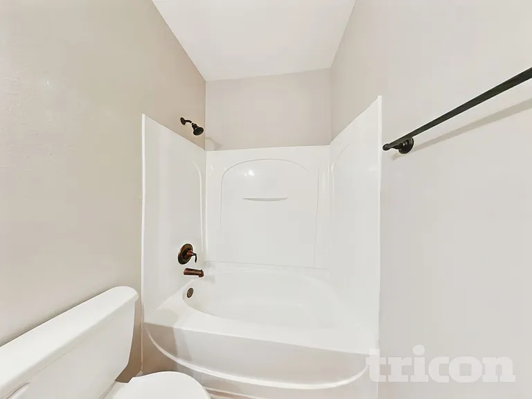 5323 Chandler Oaks Ln — Photo 14
