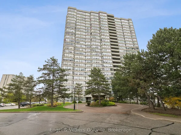 22 Hanover Rd Unit 201, Brampton, ON L6S 5K7