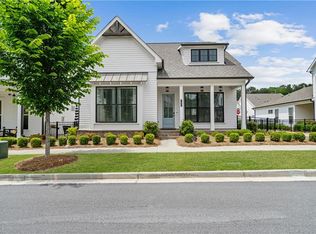 1053 Harvest Park Ln, Suwanee, GA 30024
