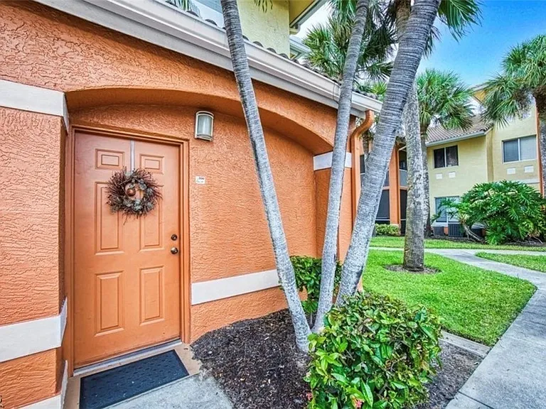 6461 Aragon Way #208 — Photo 4