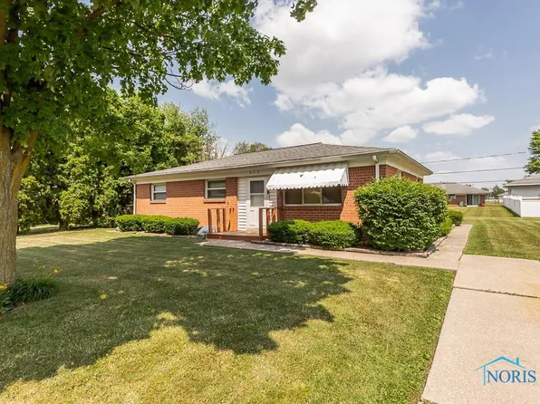 892 E Graceway Dr, Napoleon, OH 43545