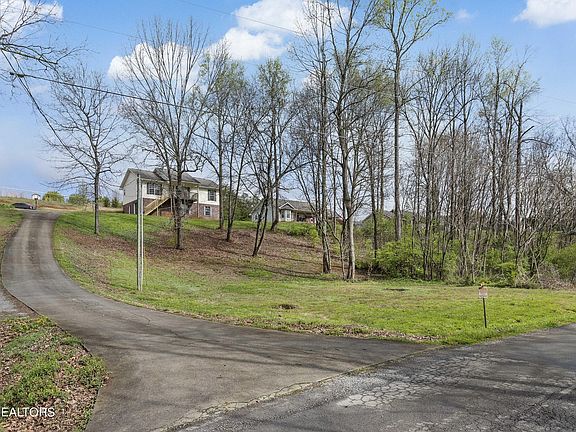3rd image of 1504 Sheets Hollow Rd