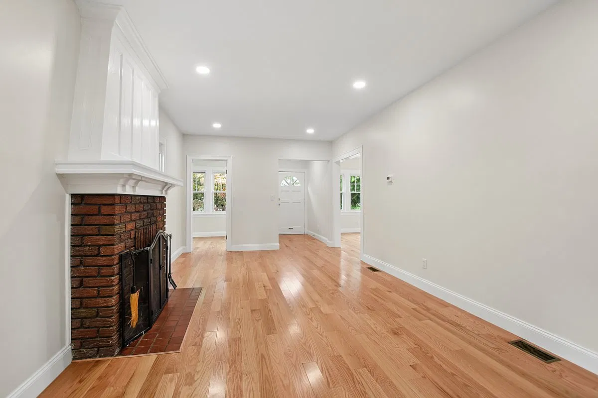 4 bed, 2.5 bath, 1496 sqft, $6,500 — Photo 4