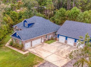 6808 Santa Clara Dr, Navarre, FL 32566