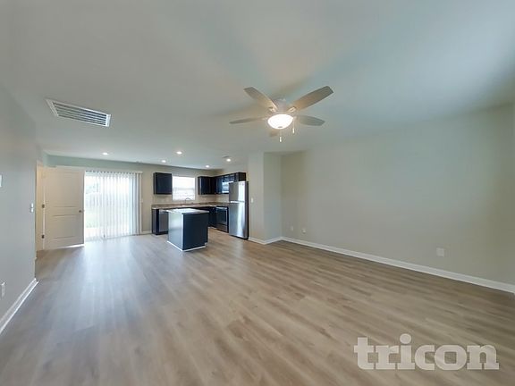 3rd image of 2512 Solomon Ln